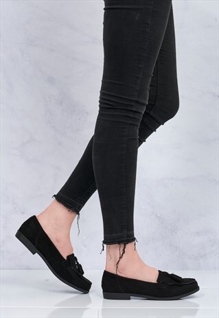 FLAT FRINGE TOGGLE LOAFER IN BLACK SUEDE