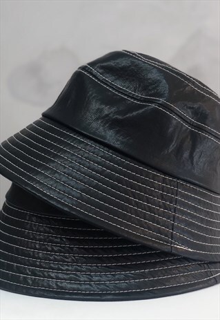 BLACK VINYL CONTRAST STITCH BUCKET HAT