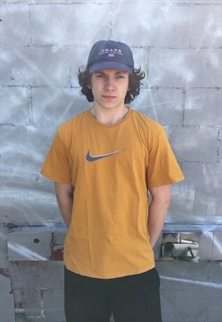 VINTAGE MUSTARD NIKE T-SHIRT