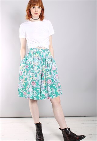 VINTAGE 80S FLORAL HIGH WAISTED PLEAT FRONT CULOTTE SHORTS