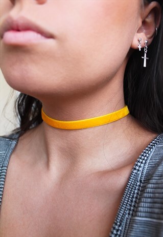 YELLOW VELVET CHOKER