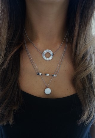 3 ROW CHARM NECKLACE WITH MOTHER OF PEARL DROP