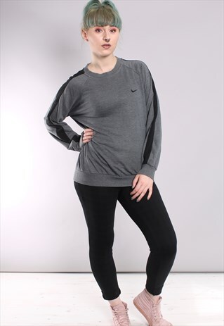 VINTAGE NIKE SWEATSHIRT