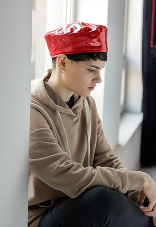 LATEX BERET HAT IN RED
