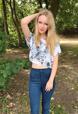 OVERSIZED CROPPED T-SHIRT