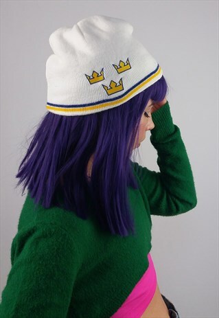 VINTAGE 80'S WINTER KNIT HAT EMBROIDERY BEANIE