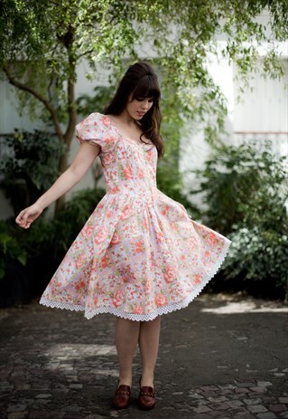 PEACHY FLORAL 50'S BELL DRESS