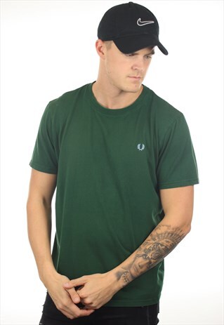 VINTAGE FRED PERRY SMALL LOGO T SHIRT TEE