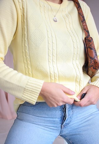 VINTAGE 90S CABLE KNIT JUMPER IN YELLOW