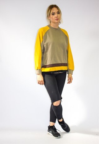 VINTAGE 90'S SWEATSHIRT