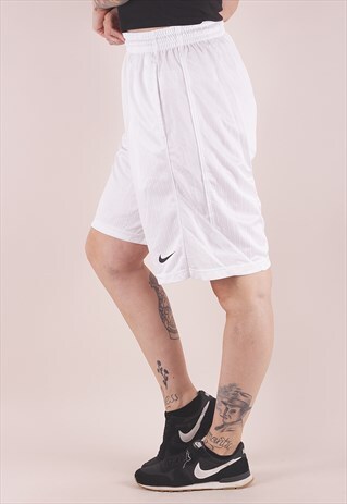 VINTAGE NIKE WHITE SPORTS SHORTS /AB8004