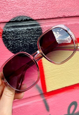 VINTAGE INSPIRED SUNGLASSES BIG SQUARE SHAPE IN CLEAR GREY