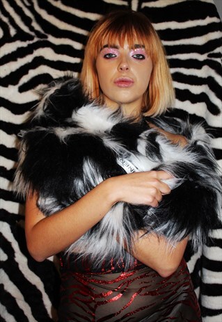 BLACK AND WHITE SHAGGY FAUX FUR SCARF