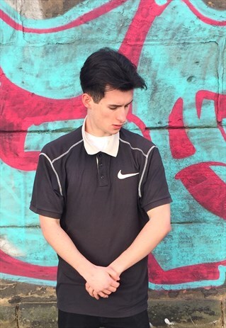 VINTAGE NIKE POLO