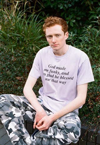 SHORT SLEEVED T-SHIRT IN PURPLE WITH GOD MADE ME FUNKY PRINT