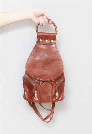 VINTAGE 1970'S BROWN PETITE LEATHER RUCKSACK