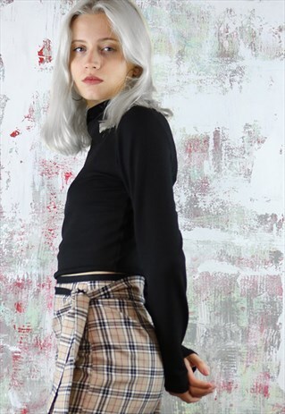 TURTLE NECK CROP TOP IN BLACK TEXTURED FABRIC