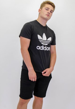 VINTAGE ADIDAS T-SHIRT IN BLACK