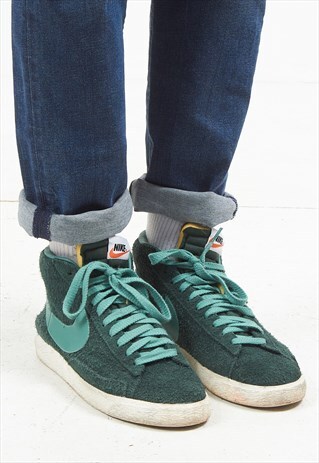 VINTAGE GREEN NIKE HI-TOPS TRAINERS