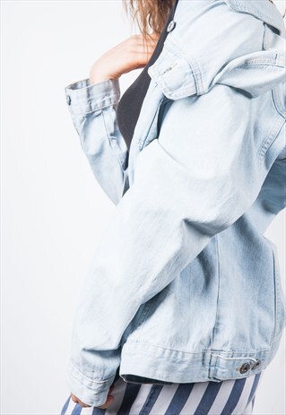 VINTAGE 1990S LIGHT BLUE DENIM JACKET