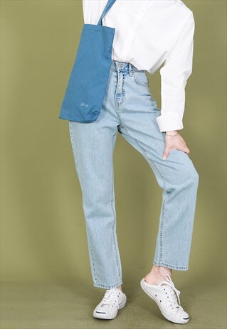 HIGH RISE LIGHT BLUE MOM JEANS