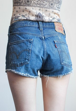 VINTAGE LEVI'S DENIM SHORTS