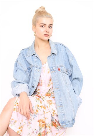 VINTAGE 90S BLUE DENIM OVERSIZED JACKET