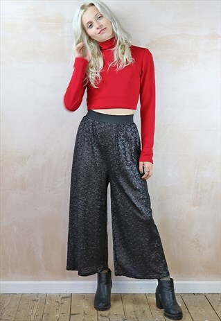CROP TROUSERS IN BLACK SEQUINS