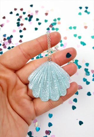 MERMAID MINT GLITTER SHELL NECKLACE