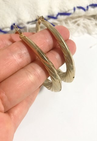 1990'S GOLD RIDGED HOOP EARRINGS