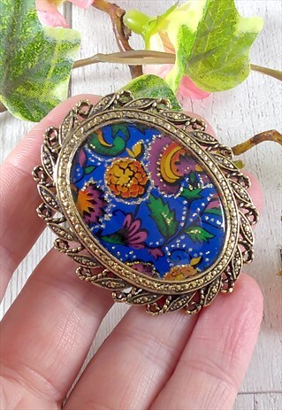 VINTAGE BRIGHTLY COLOURED TRANSFER PRINT OVAL SCARF CLIP
