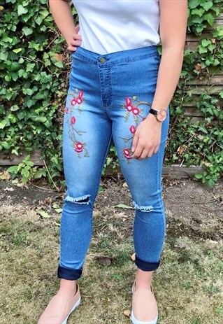 EMBROIDERED SKINNY JEANS