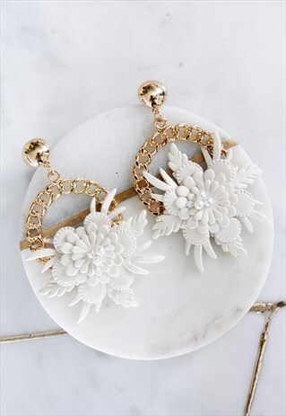 GOLD CREAM FAUX LEATHER FLORAL HOOP DROP EARRINGS