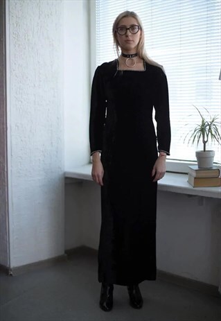 VINTAGE 60'S MAXI BLACK VELVET LONG SLEEVED DRESS