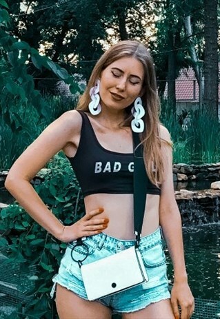 BAD GIRL REFLECTIVE GRAPHIC CROP TOP