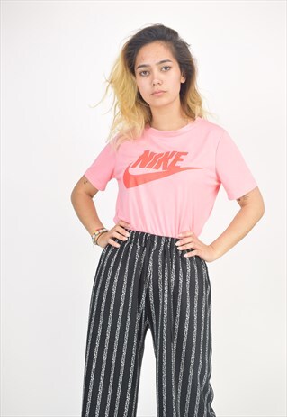 VINTAGE 90'S NIKE T-SHIRT