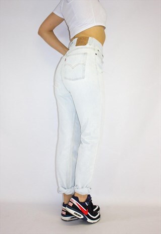 VINTAGE LEVI'S HIGH RISE BLEACHED WHITE / BLUE MOM JEANS