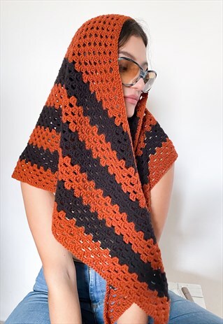 VINTAGE 90S STRIPED CROCHET TRIANGLE SCARF IN BROWN / BLACK