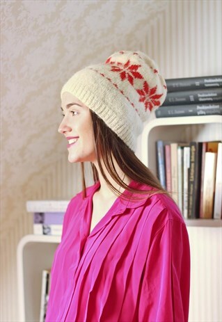KNITTED WOOL CREAM BEANIE HAT