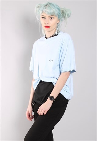 VINTAGE NIKE T-SHIRT