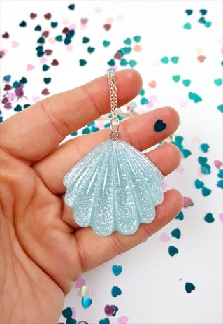 MERMAID MINT GLITTER SHELL NECKLACE