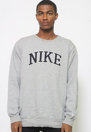 VINTAGE NIKE SWEATSHIRT