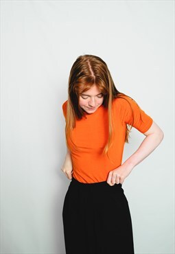 Basic round neck t-shirt in orange