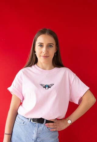 ORGANIC UNISEX T-SHIRT IN PINK WITH MOTH EMBROIDERY