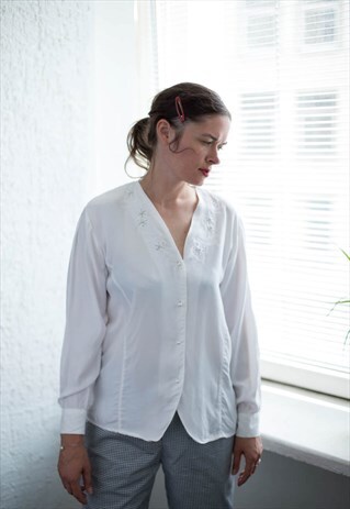 VINTAGE 80'S WHITE EMBROIDERED FRONT LONG SLEEVED BLOUSE