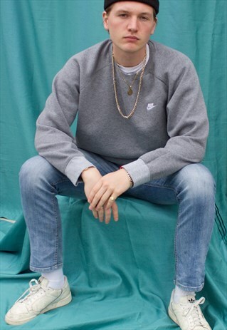 VINTAGE NIKE SWEATSHIRT