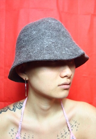 GREY FELT BUCKET HAT