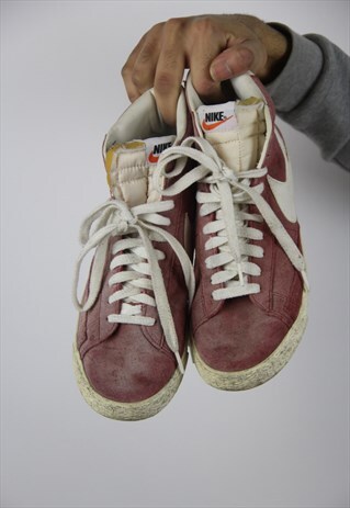 VINTAGE NIKE 90'S HIGH TOP TRAINERS