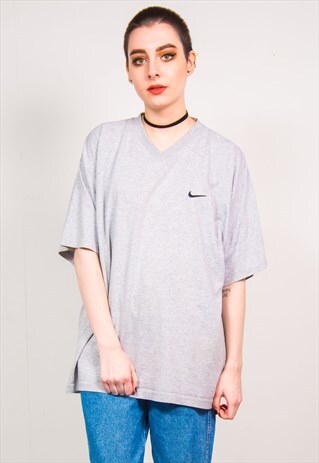 NIKE VINTAGE 90'S LIGHT GREY V-NECK OVERSIZED SPORTS T-SHIRT