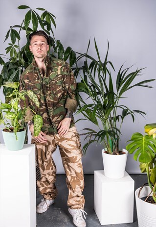 VINTAGE COMBAT TROUSERS IN BEIGE DESERT CAMO PATTERN
